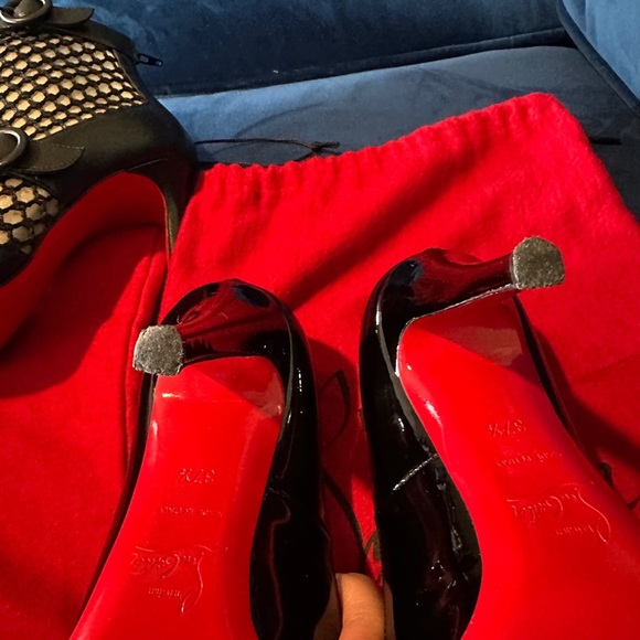 Christian Louboutin black patent "Ron Ron" pumps. Size 37.5. - Picture 10 of 14